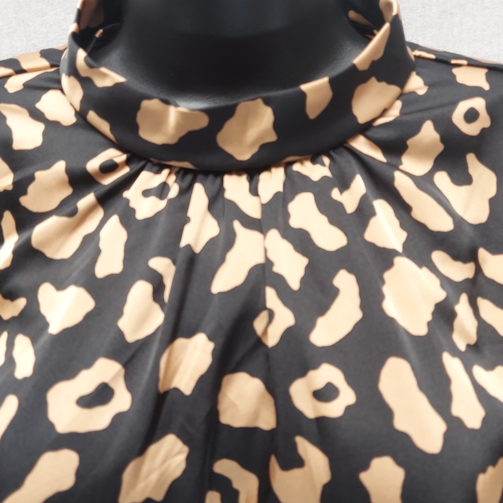 Womens M Animal Print Blouse Mock Neck Ruched‎ Sleeve Top Structured Office Chic - Picture 3 of 16